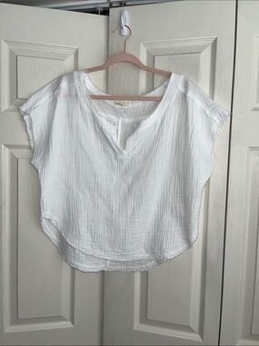 Million White Double Gauze Split Neck Top Raw Hem.  CONT S